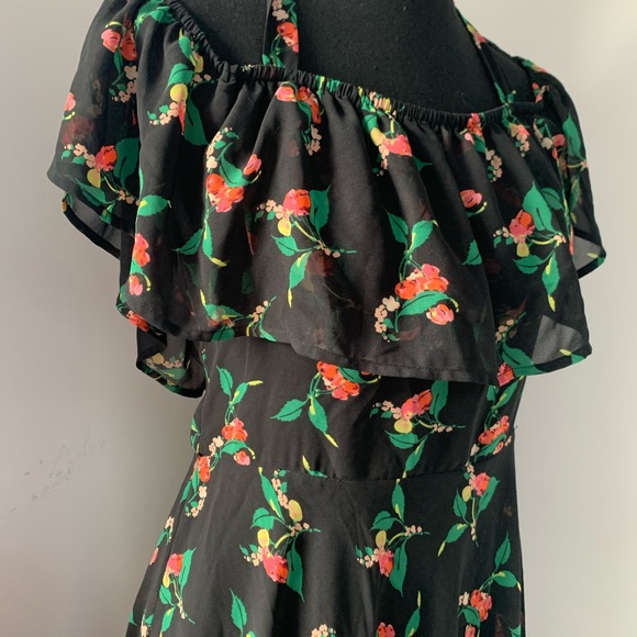 Vanessa Virginia shoulder dress 6 - Picture 7 of 10